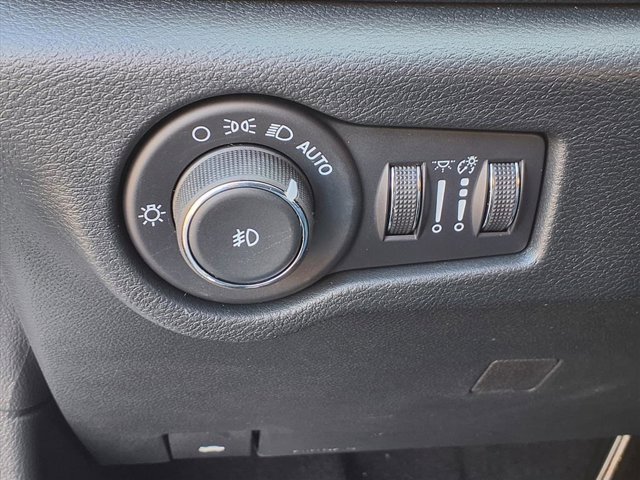 New 2026 Chrysler Pacifica Select image 15