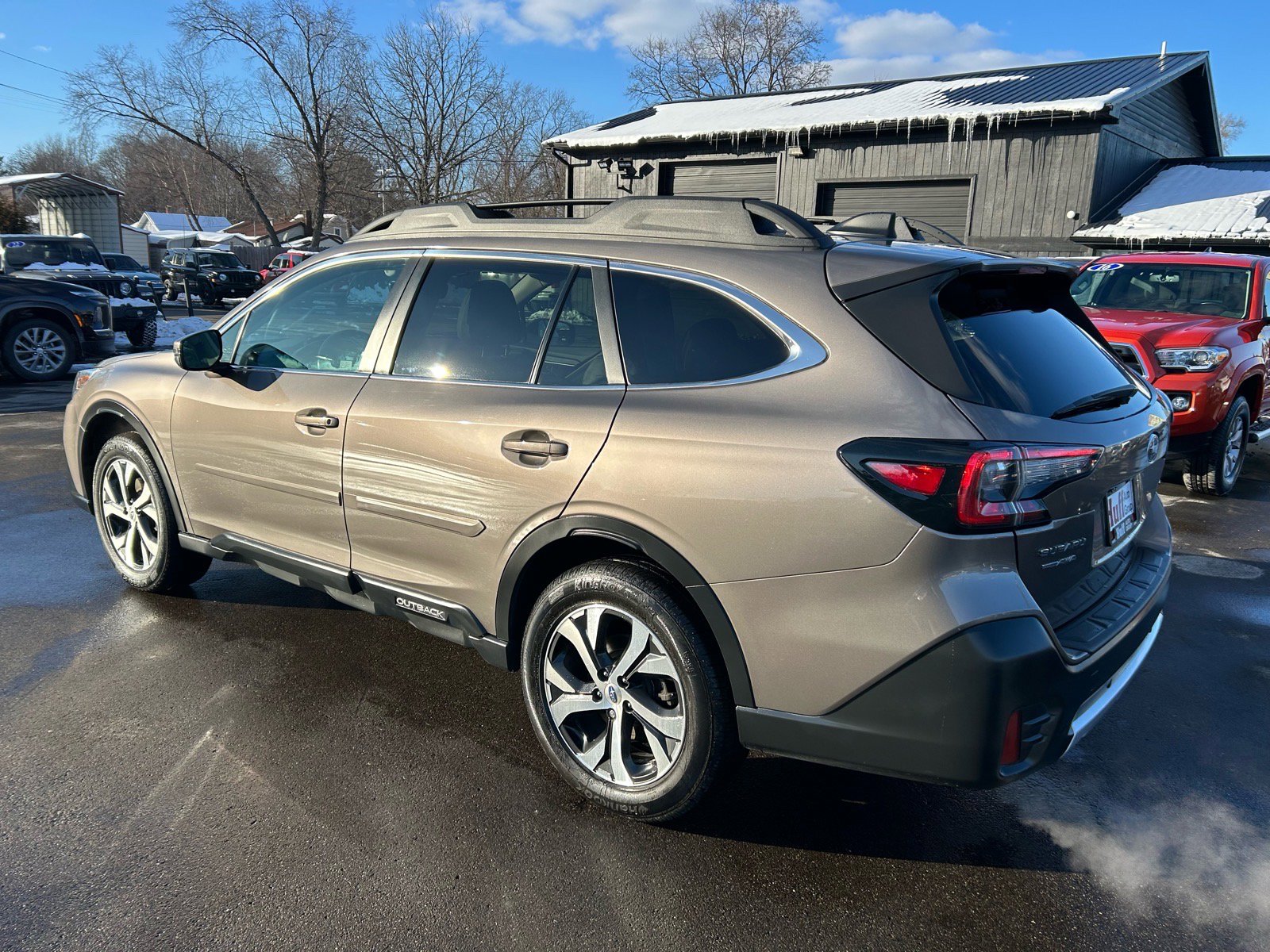 Used 2022 Subaru Outback Limited image 7