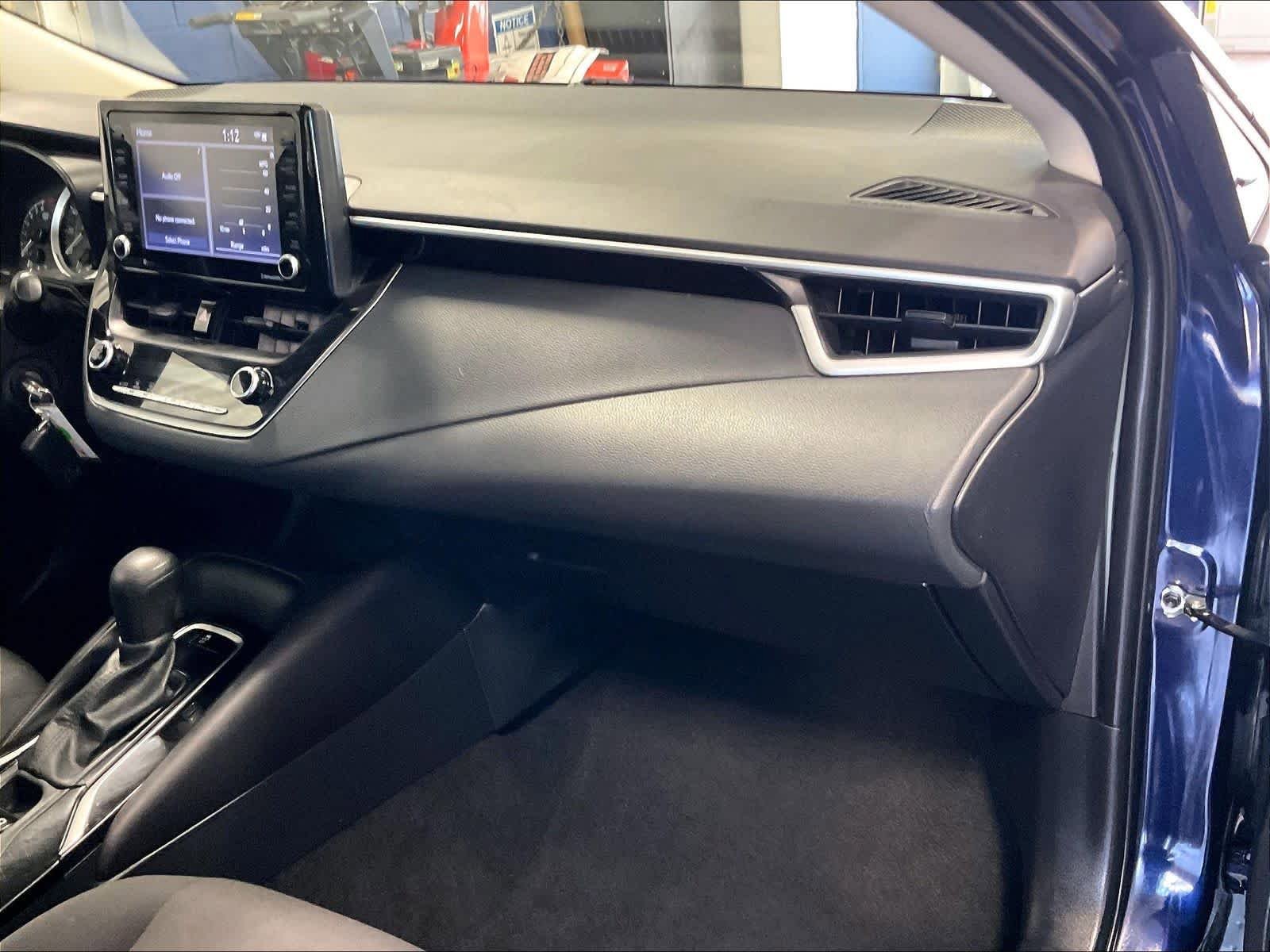 Used 2022 Toyota Corolla LE FWD image 13