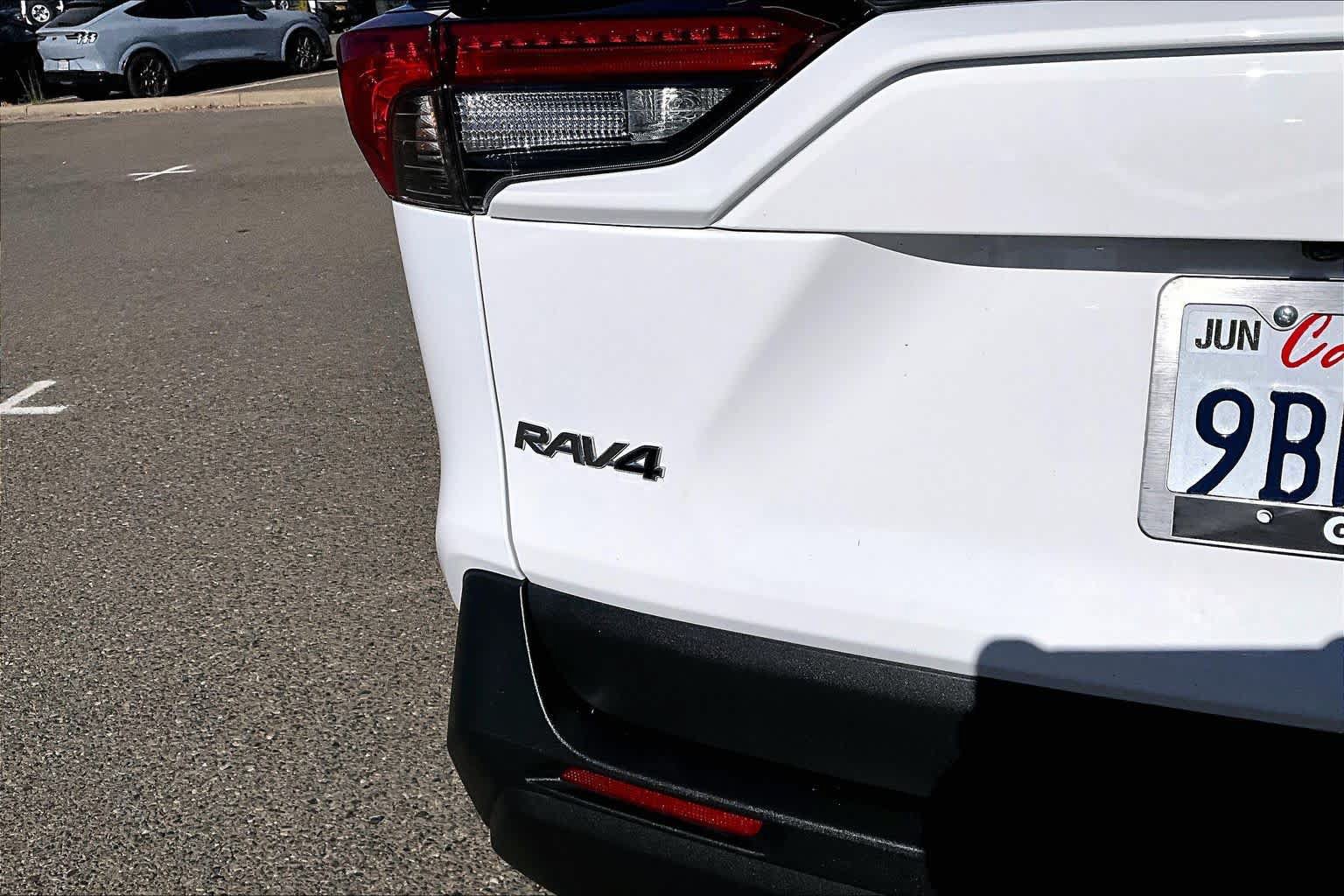 Certified 2022 Toyota RAV4 XLE AWD/4WD image 9