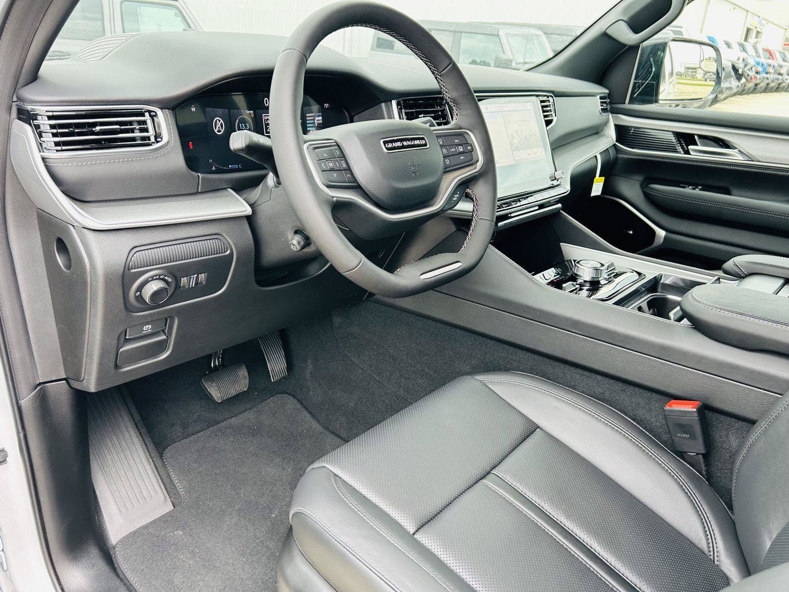 New 2026 Jeep Grand Wagoneer L Limited AWD/4WD image 19