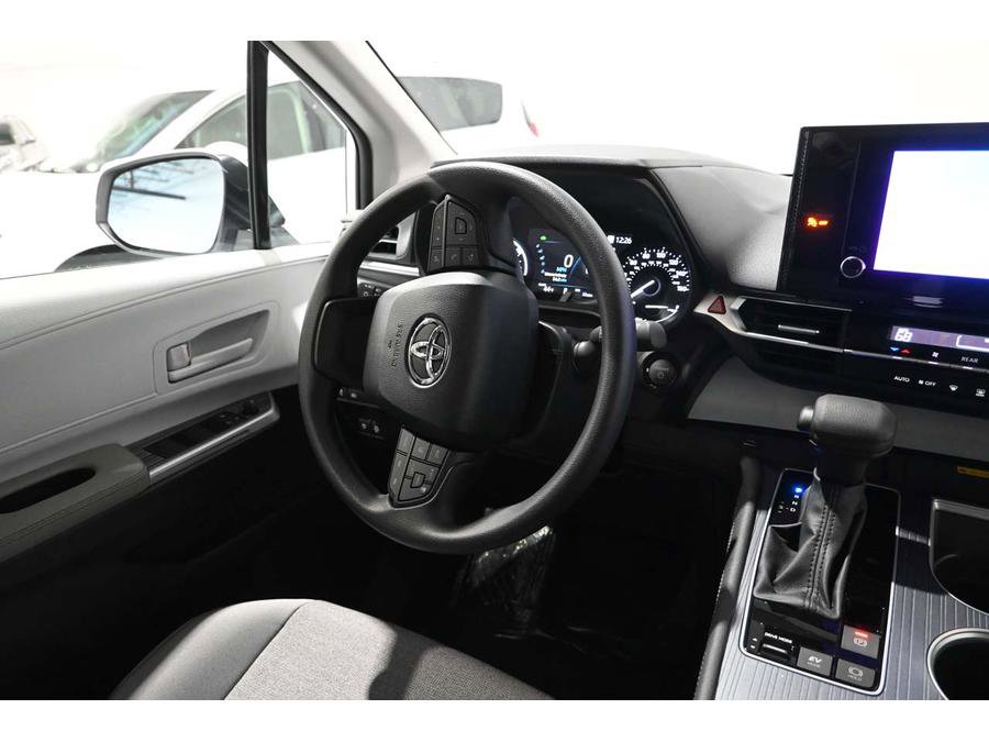 New 2025 Toyota Sienna LE image 23