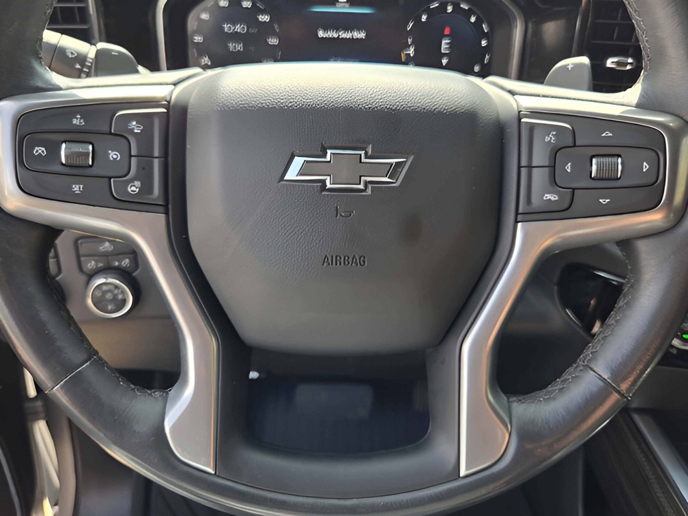 Used 2022 Chevrolet Silverado 1500 LT Trail Boss AWD/4WD image 30