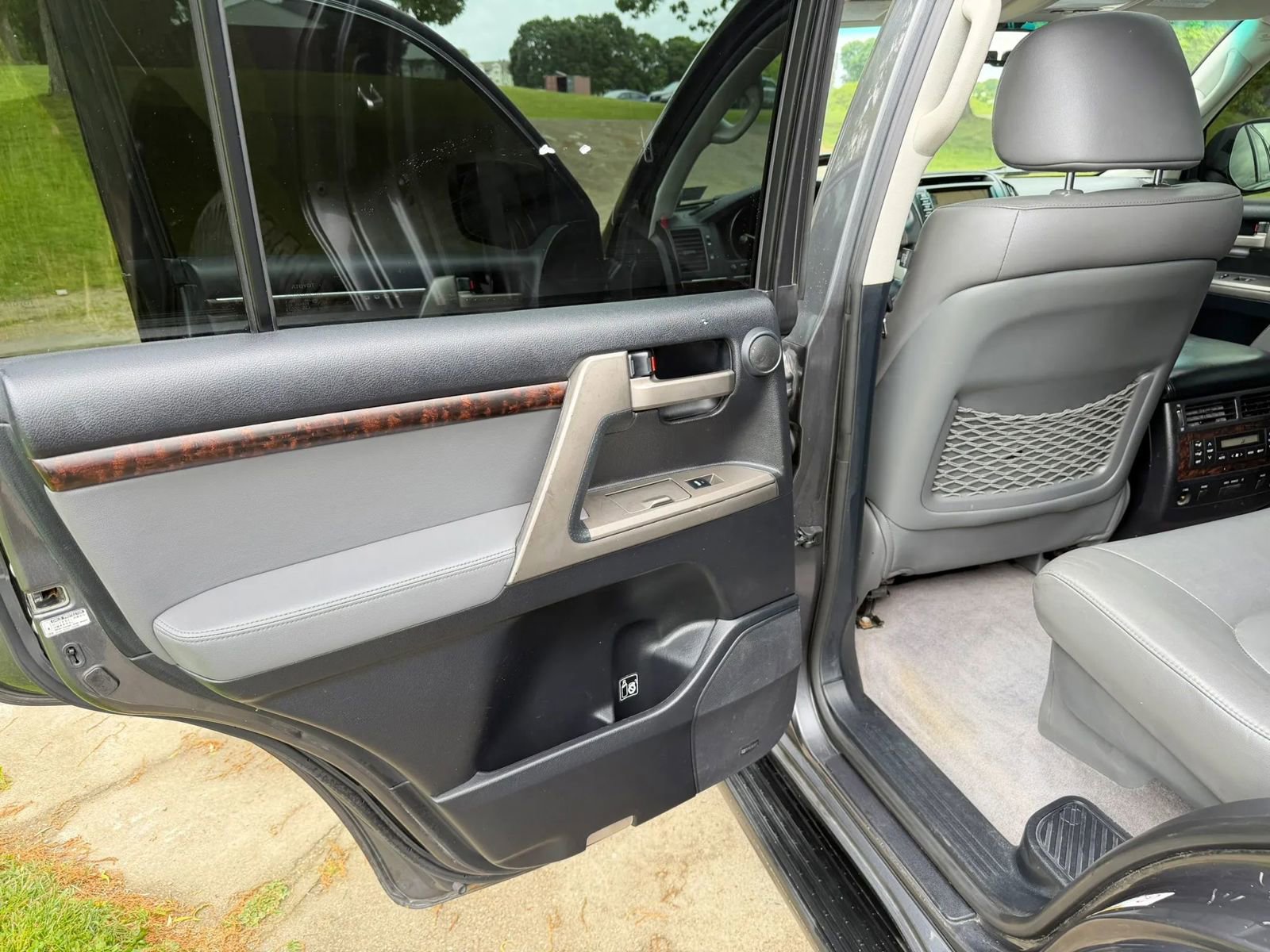 Used 2011 Toyota Land Cruiser w/ Upgrade Pkg AWD/4WD image 49