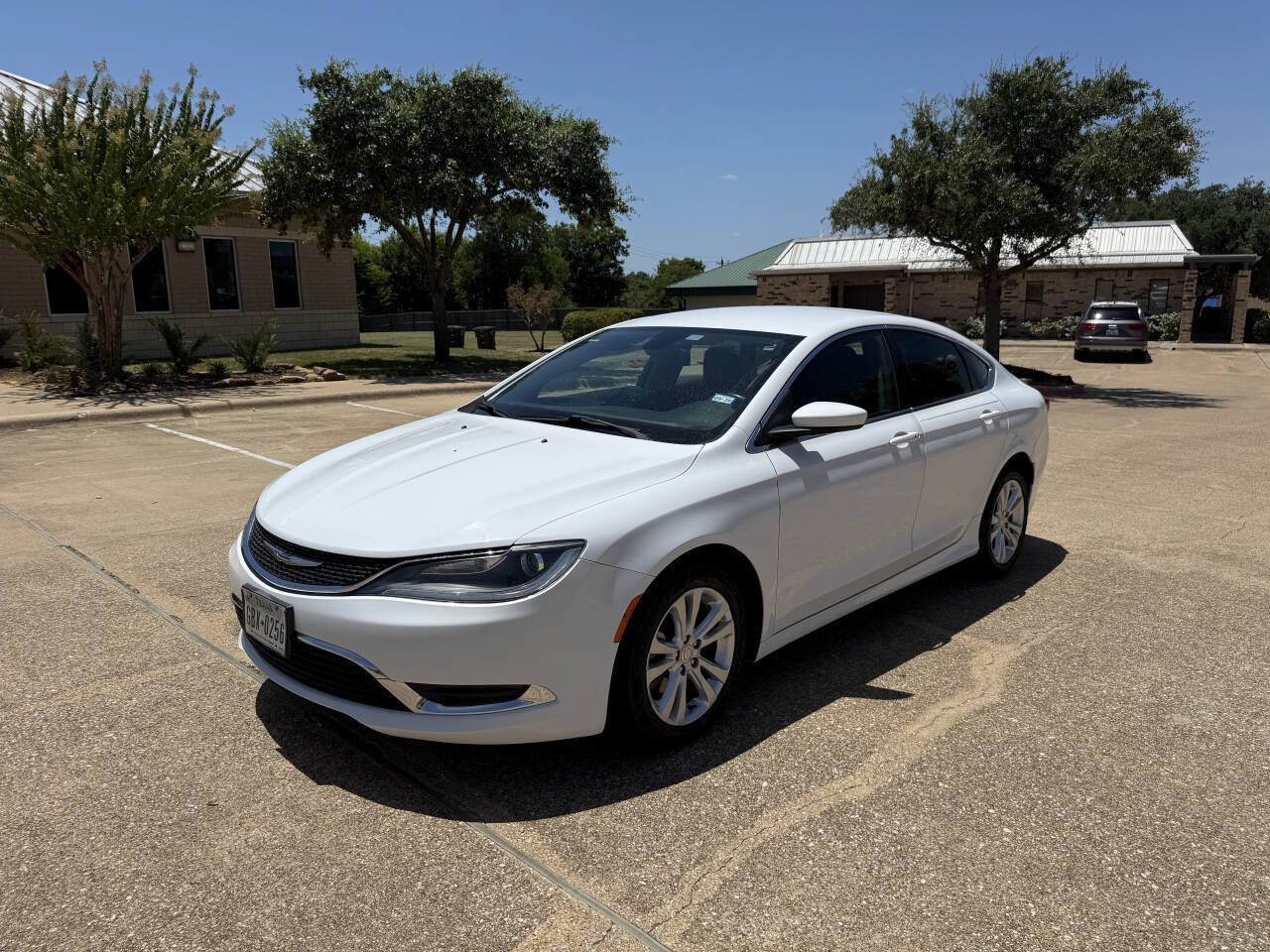 Used 2015 Chrysler 200 Limited w/ Convenience Group FWD image 5