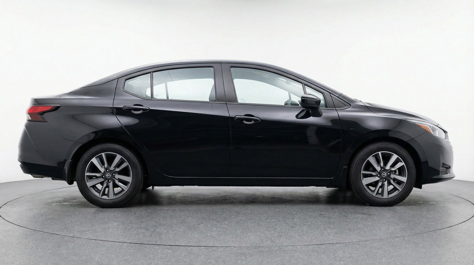 Used 2025 Nissan Versa SV FWD image 11