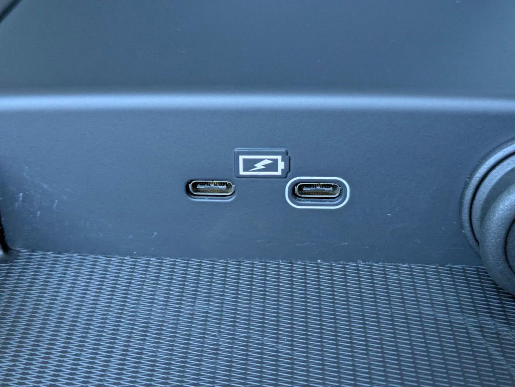 Used 2024 Volvo V60 T8 Polestar image 31