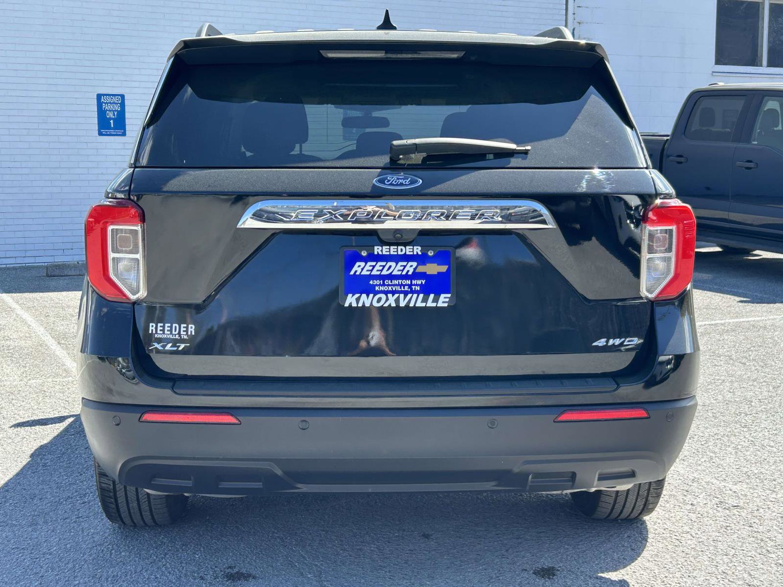 Used 2023 Ford Explorer XLT AWD/4WD image 4