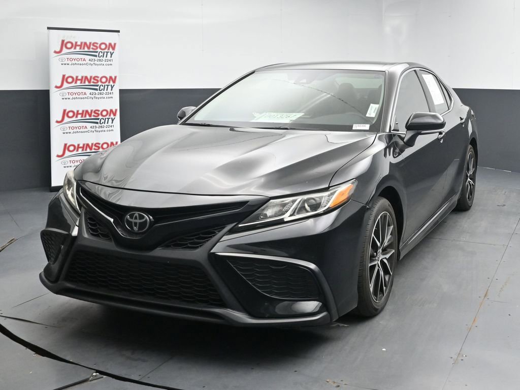 Used 2024 Toyota Camry SE FWD image 4