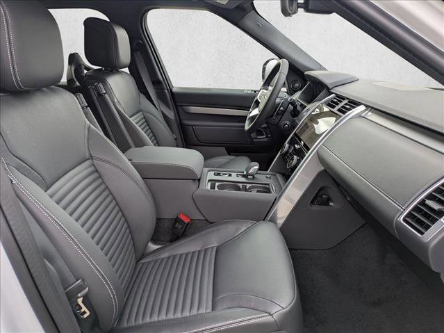 New 2026 Land Rover Discovery Limited Edition AWD/4WD image 17