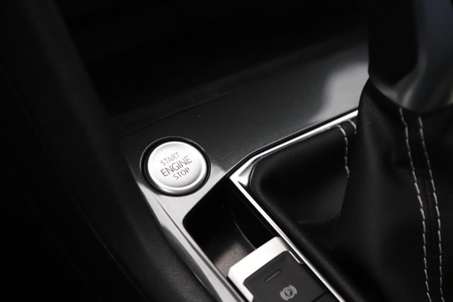 Used 2023 Volkswagen Tiguan SE w/ Panoramic Sunroof Package image 24