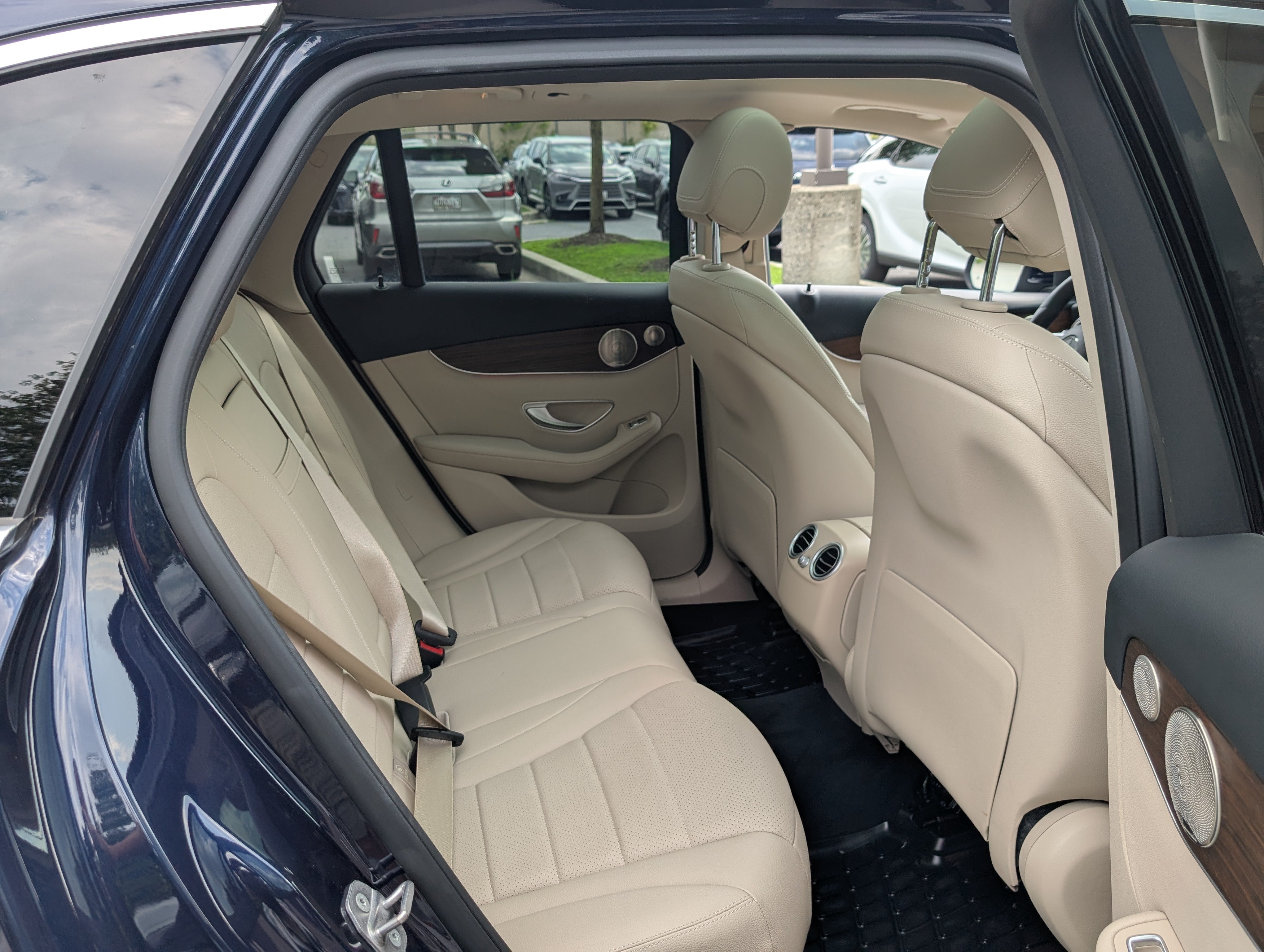 Used 2021 Mercedes-Benz GLC 300 4MATIC image 12