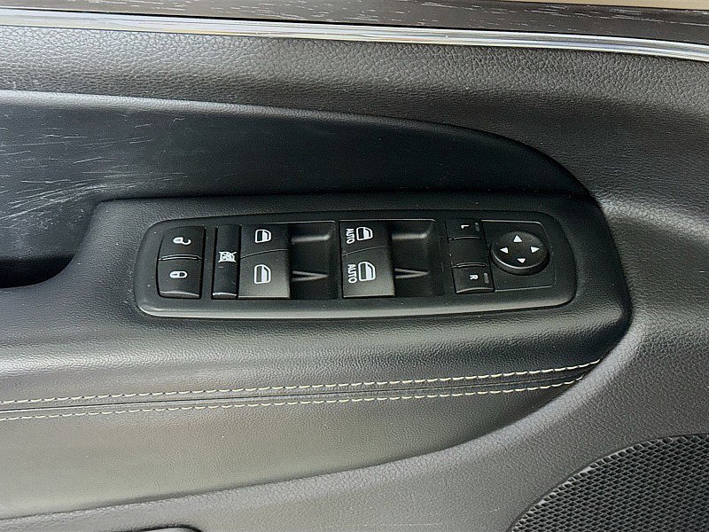 Used 2015 Jeep Grand Cherokee Limited AWD/4WD image 19