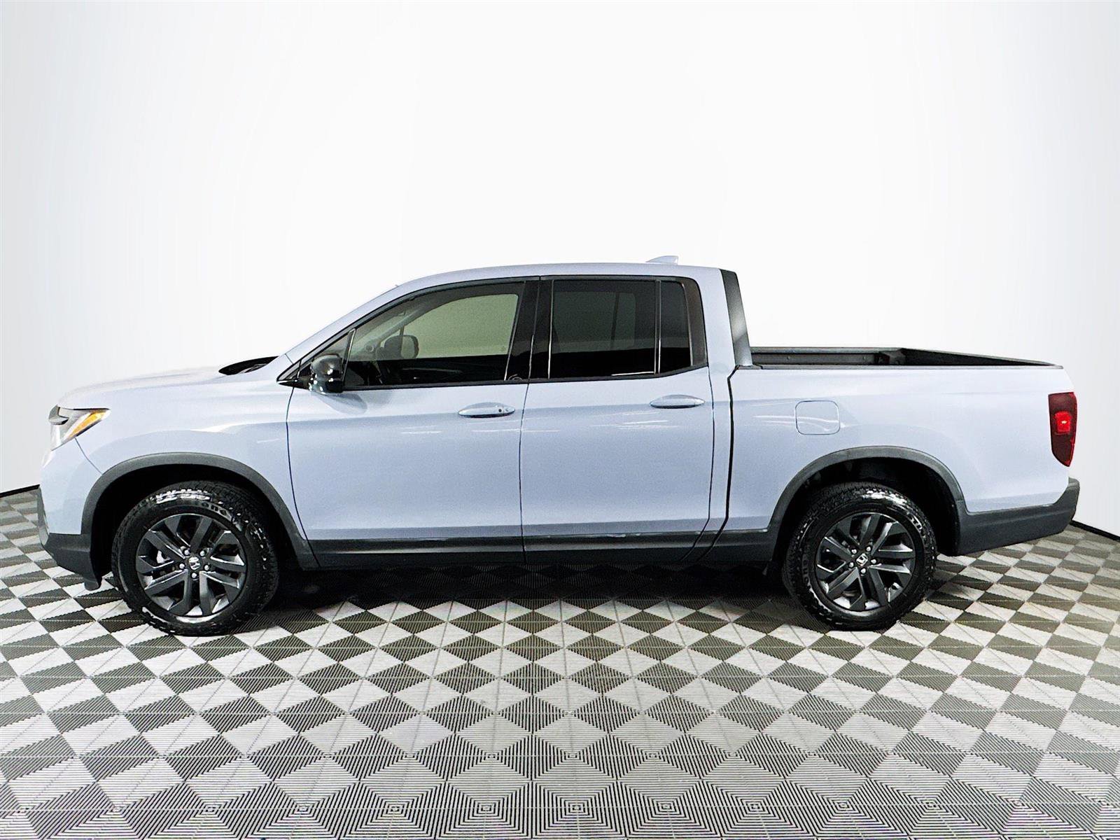 Used 2023 Honda Ridgeline Sport image 5