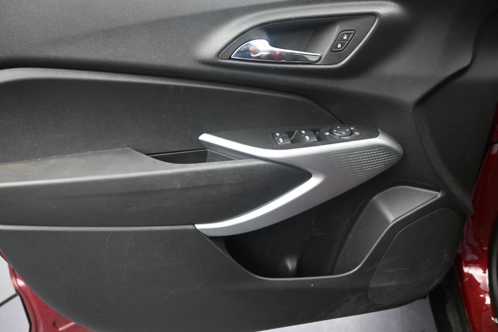 Used 2024 Chevrolet Trax LS FWD image 11