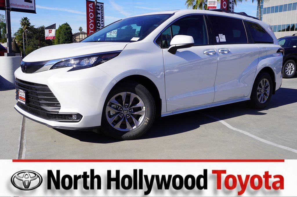 New 2026 Toyota Sienna XLE