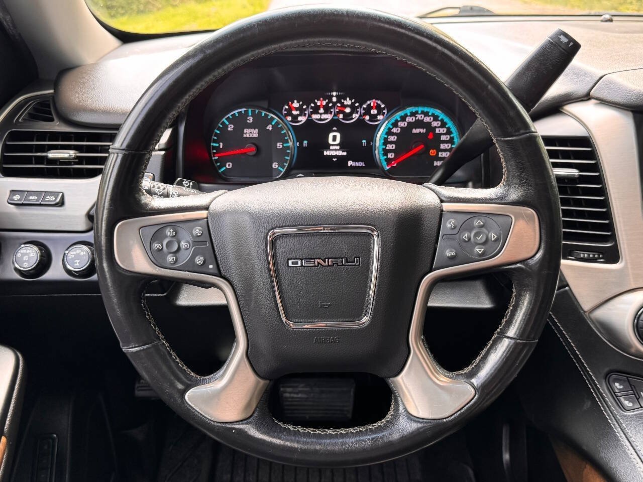 Used 2019 GMC Yukon Denali w/ Denali Ultimate Package AWD/4WD image 19