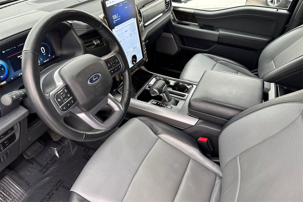 Used 2023 Ford F150 Lightning Lariat image 9