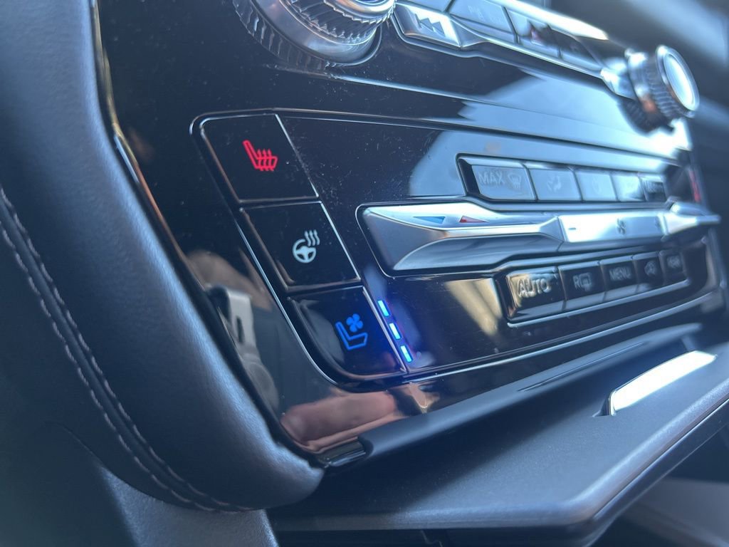 Used 2022 Ford Explorer Platinum w/ Equipment Group 601A image 31