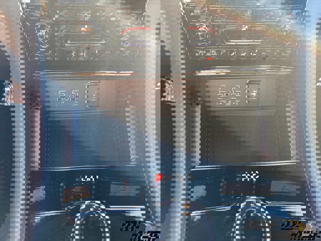 New 2025 Jeep Grand Cherokee Altitude image 19