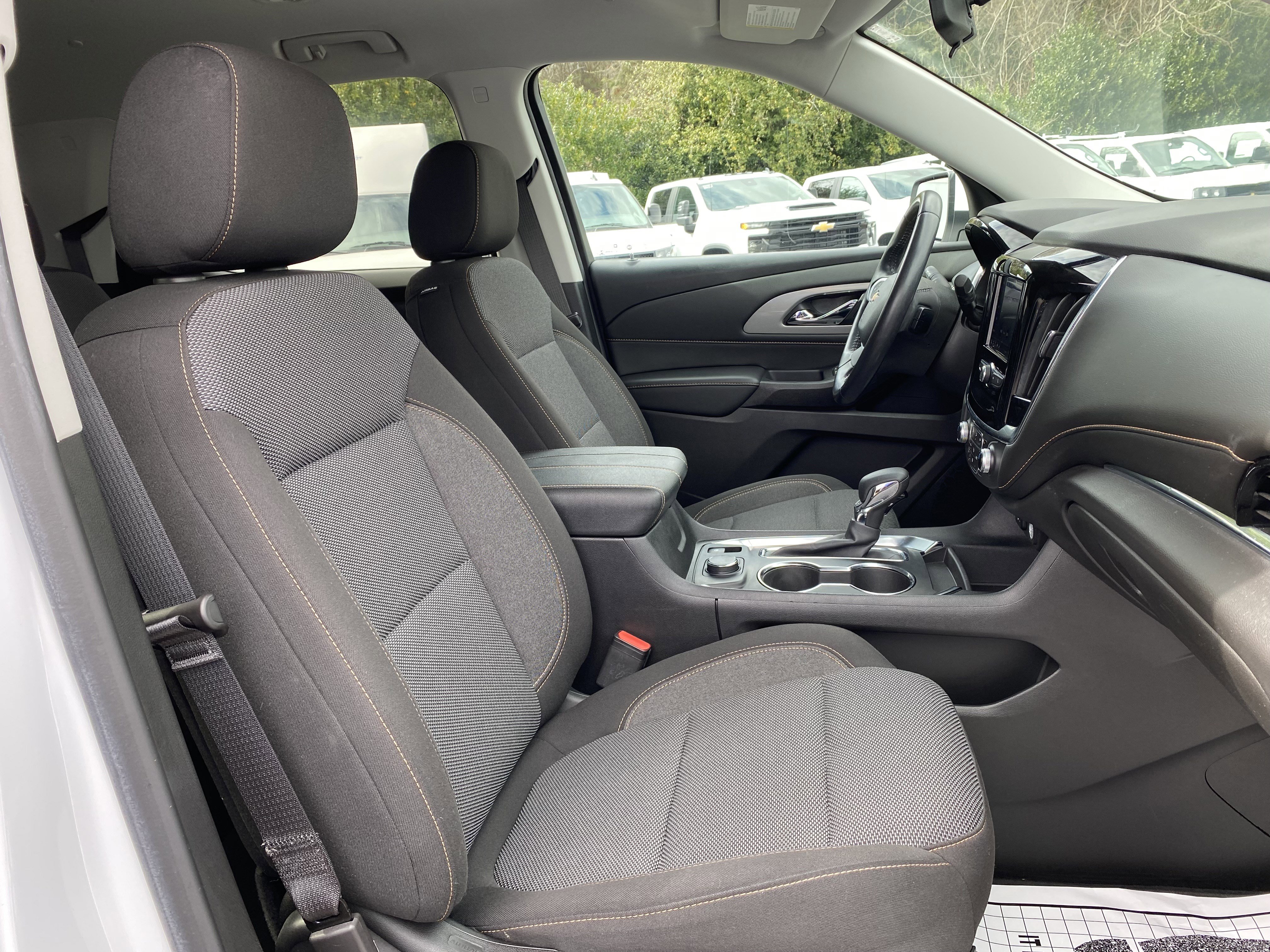 Used 2021 Chevrolet Traverse LT image 34