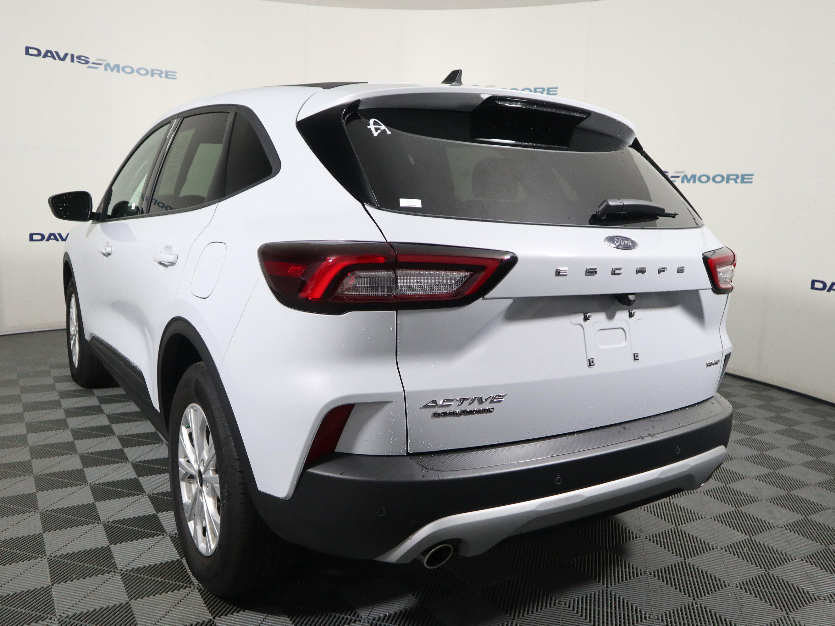 Used 2025 Ford Escape Active w/ Tech Pack #1 AWD/4WD image 9