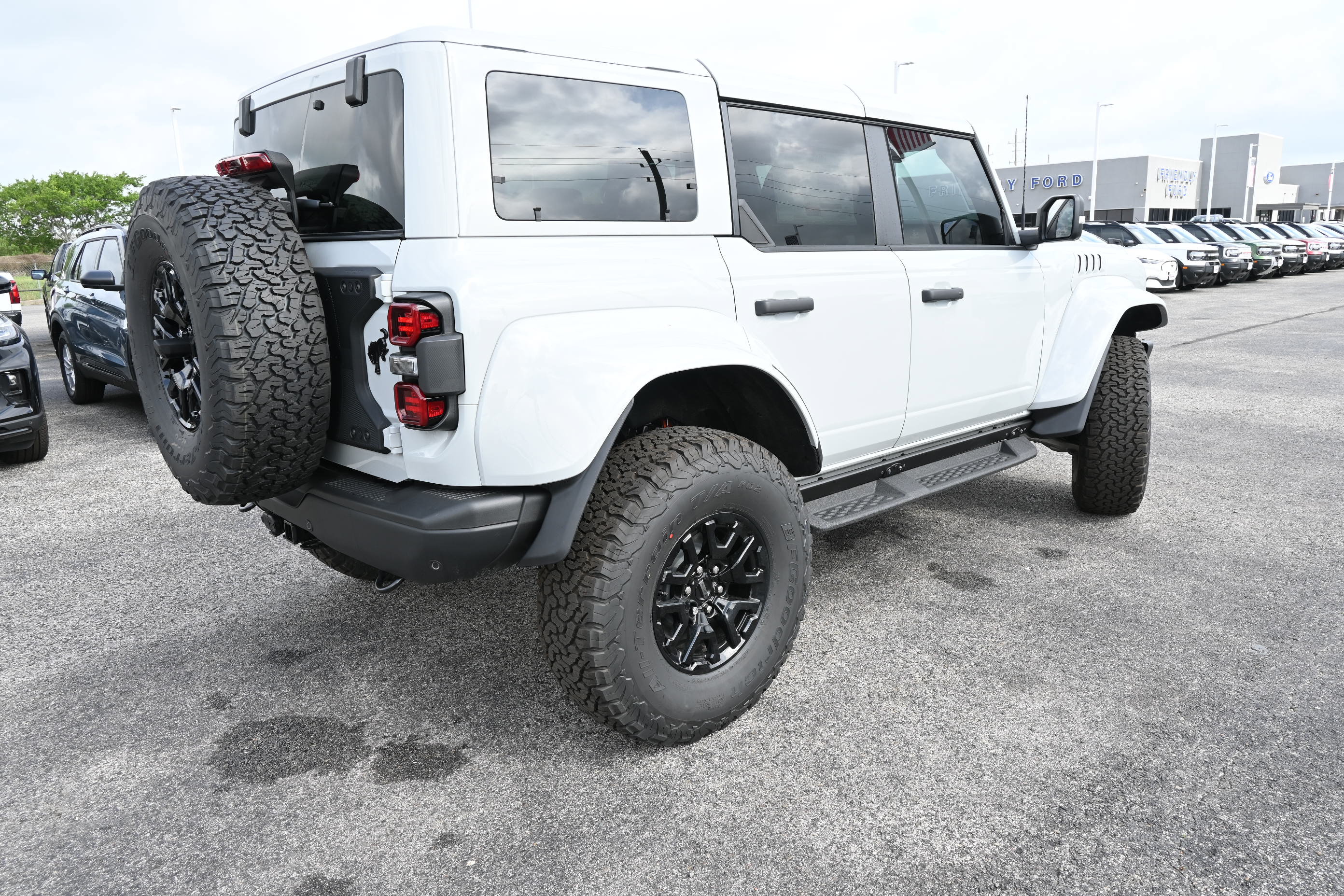 New 2026 Ford Bronco Raptor AWD/4WD image 3