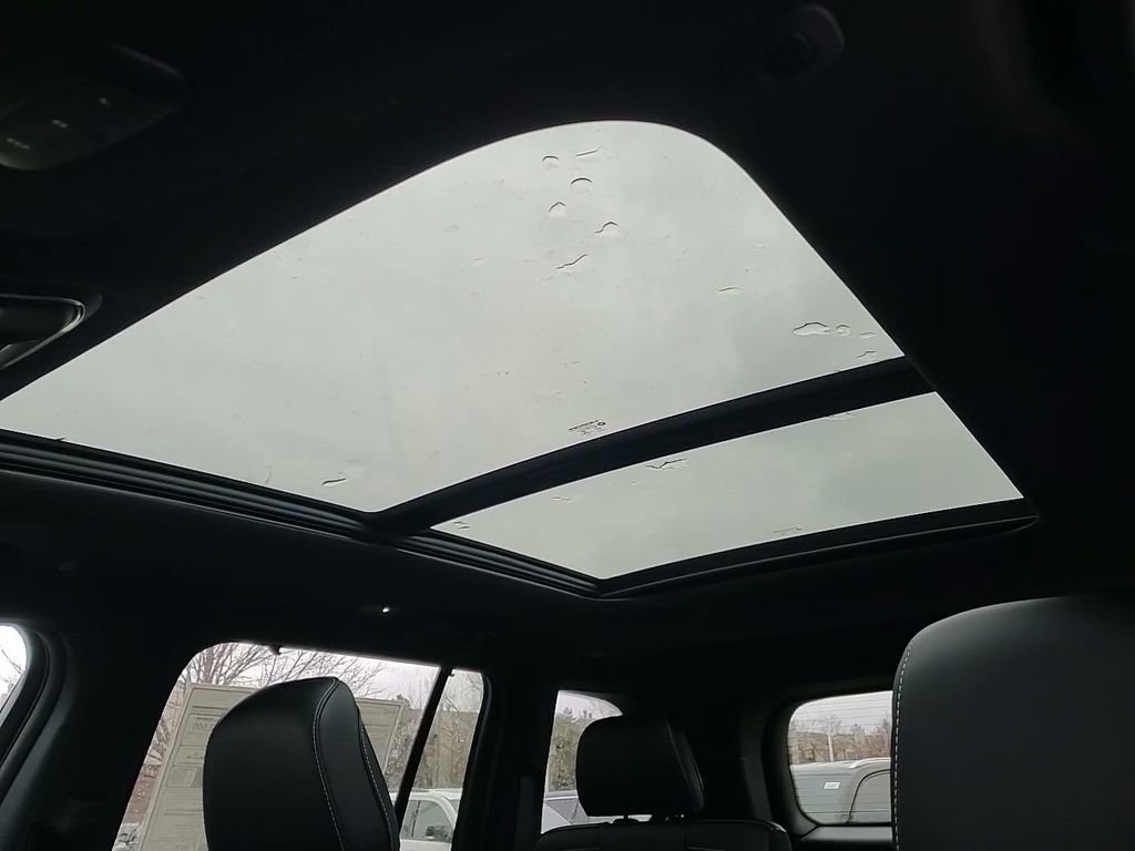 New 2025 Jeep Grand Cherokee Limited w/ Luxury Tech Group II image 31