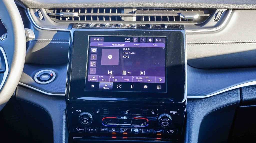 New 2025 Jeep Grand Cherokee L Altitude image 15