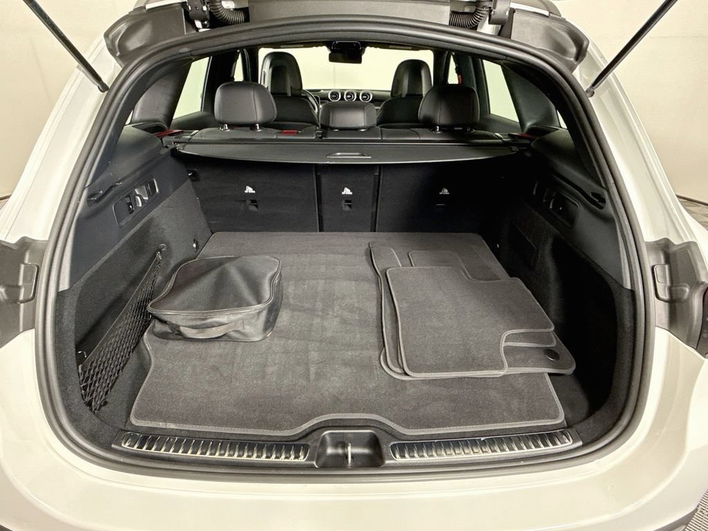 Used 2025 Mercedes-Benz GLC 63 AMG S w/ Driver Assistance Package image 27