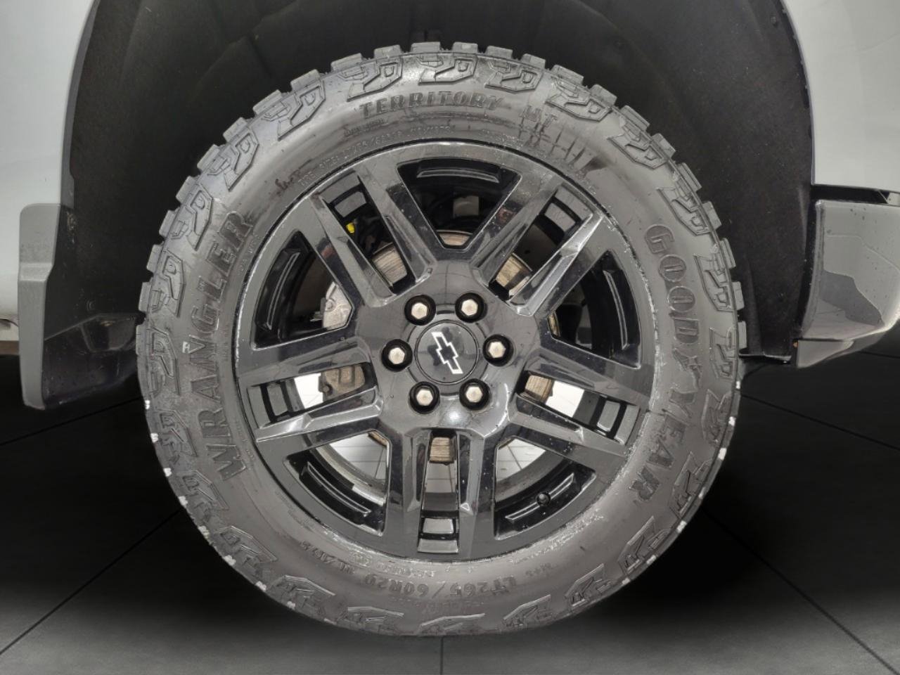 Certified 2023 Chevrolet Silverado 1500 LT Trail Boss w/ Convenience Package II image 3