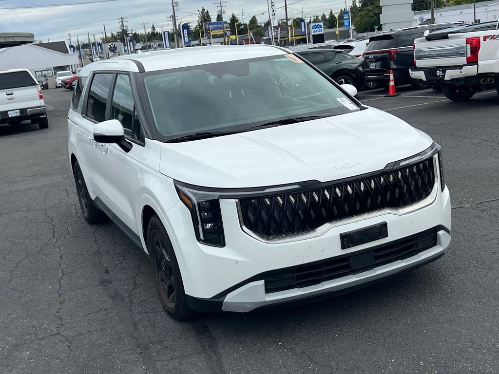 Used 2025 Kia Carnival FWD image 7