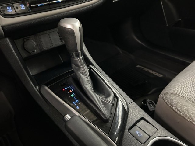 Used 2018 Toyota Corolla LE image 14