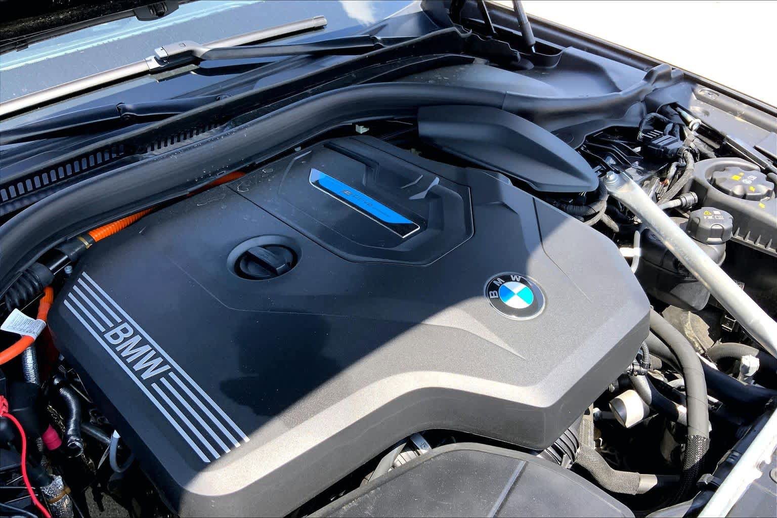 Used 2023 BMW 530e xDrive AWD/4WD image 33