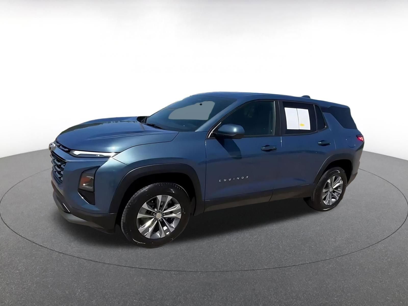 Used 2025 Chevrolet Equinox LT AWD/4WD image 8