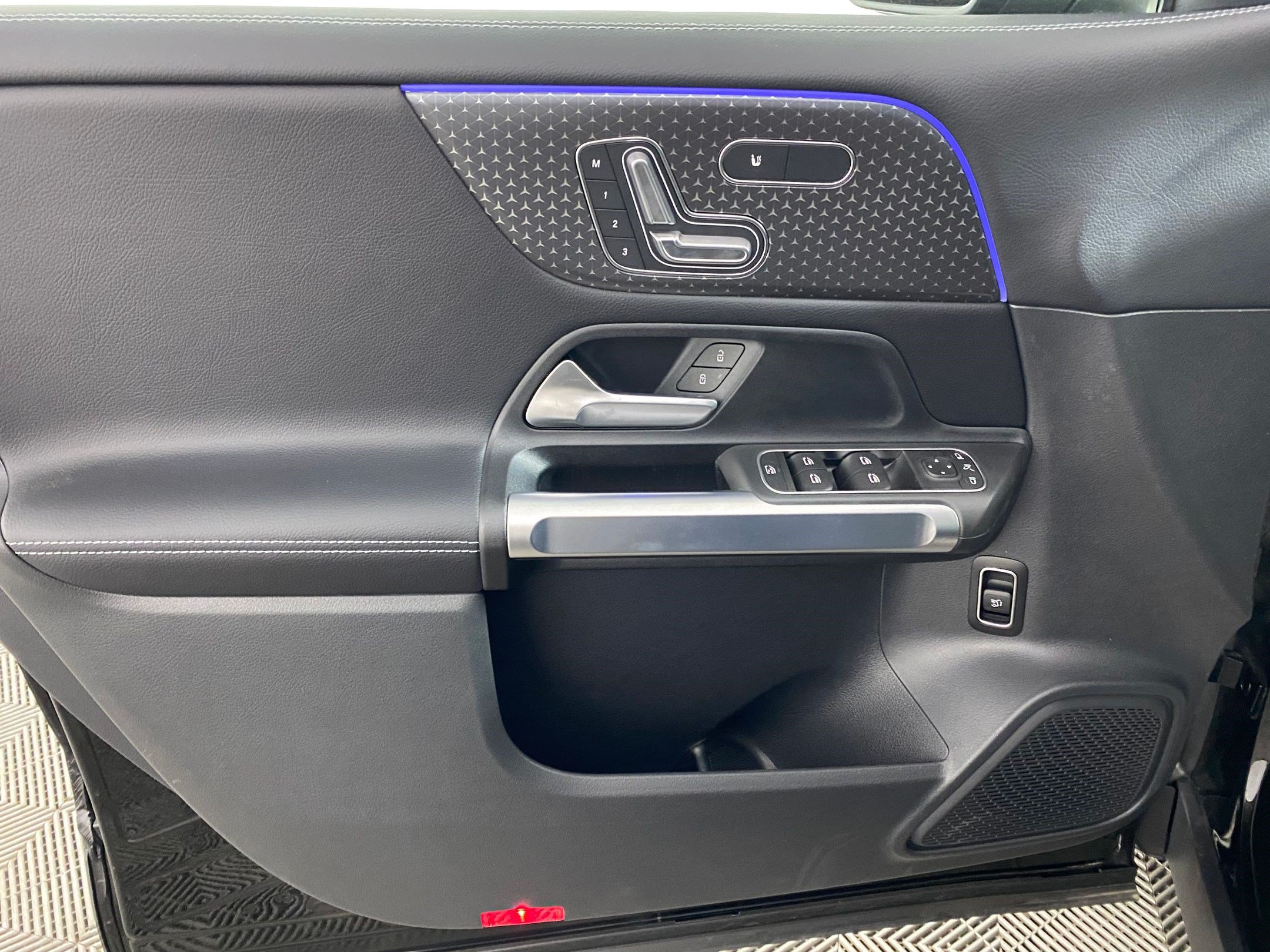 Certified 2025 Mercedes-Benz GLB 250 4MATIC image 11