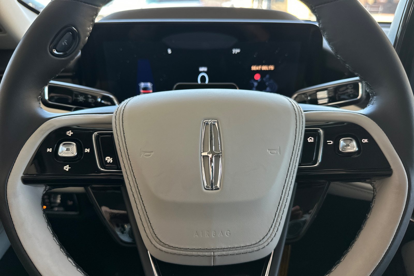 New 2026 Lincoln Aviator AWD image 24