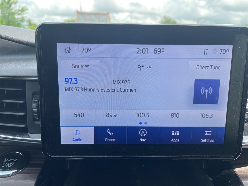 Used 2022 Ford Explorer Limited w/ Equipment Group 301A AWD/4WD image 24