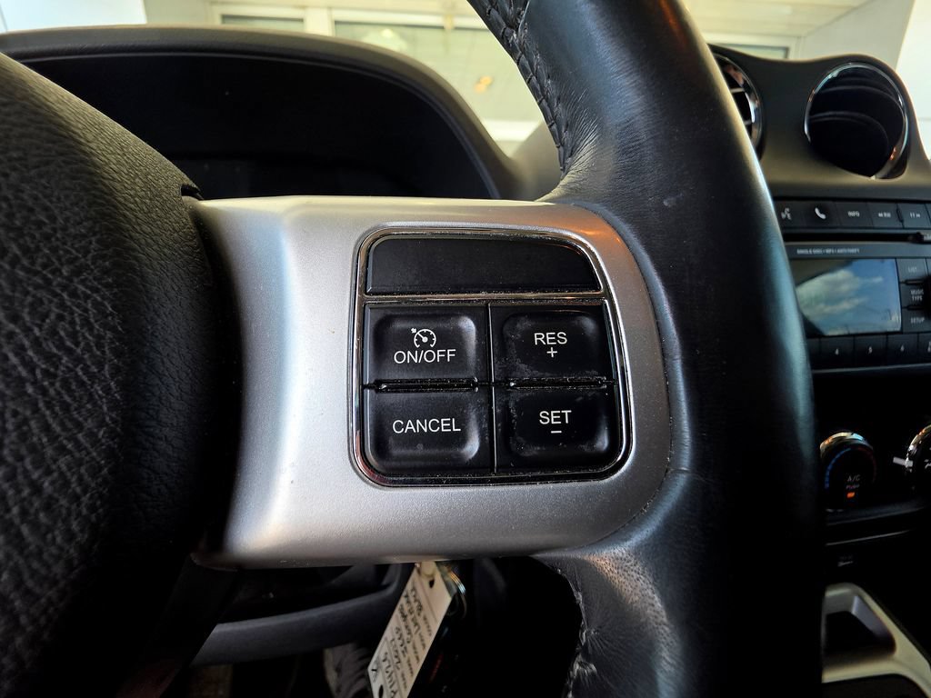 Used 2017 Jeep Compass Latitude AWD/4WD image 16