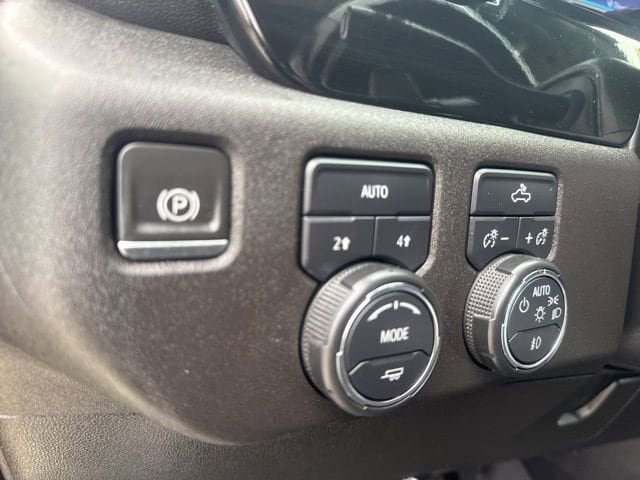Used 2023 Chevrolet Silverado 1500 RST w/ Max Trailering Package AWD/4WD image 17