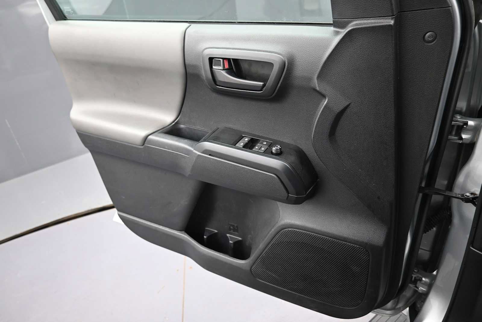 Used 2023 Toyota Tacoma SR AWD/4WD image 11