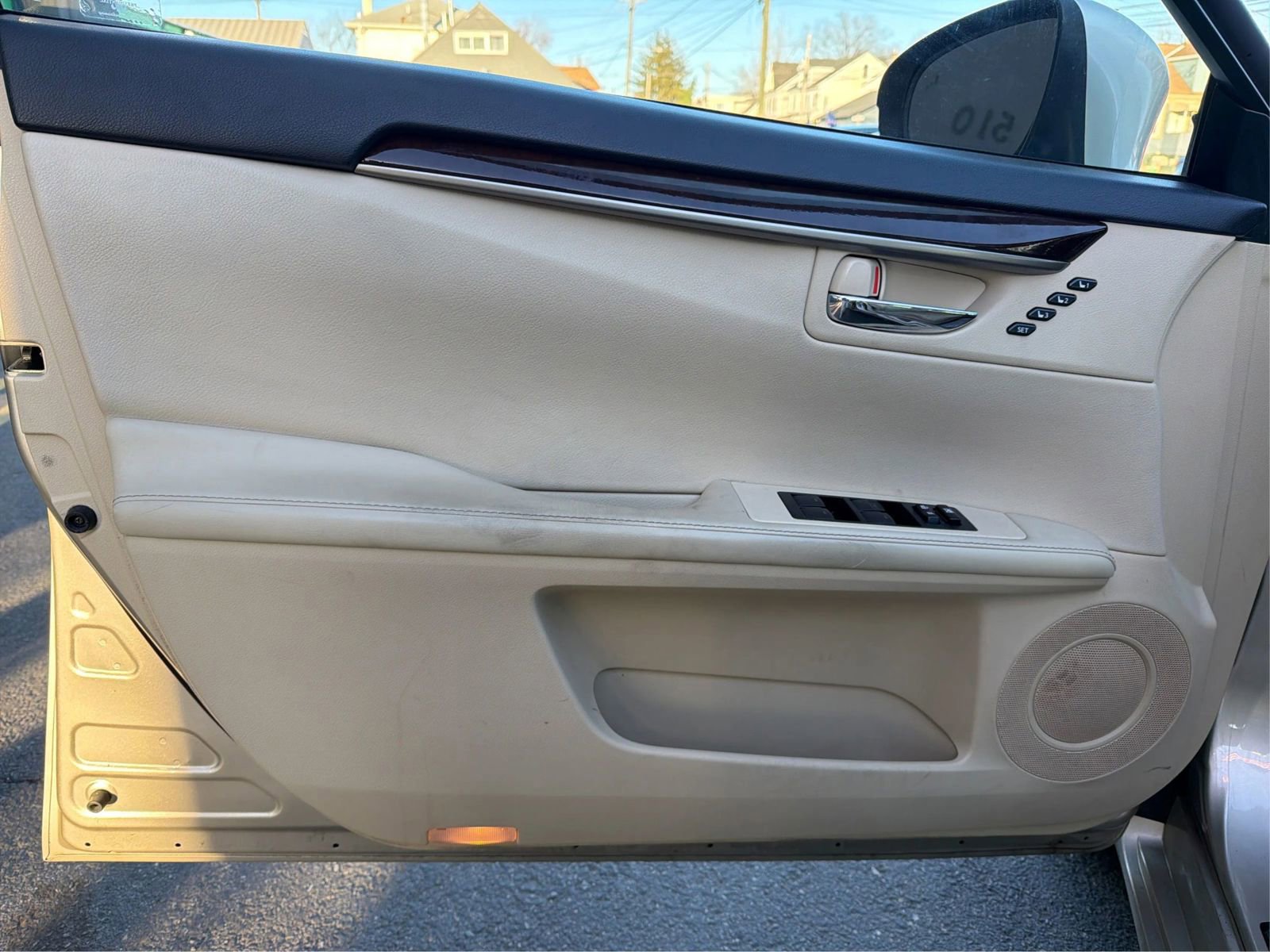 Used 2014 Lexus ES 350 w/ Luxury Package image 19