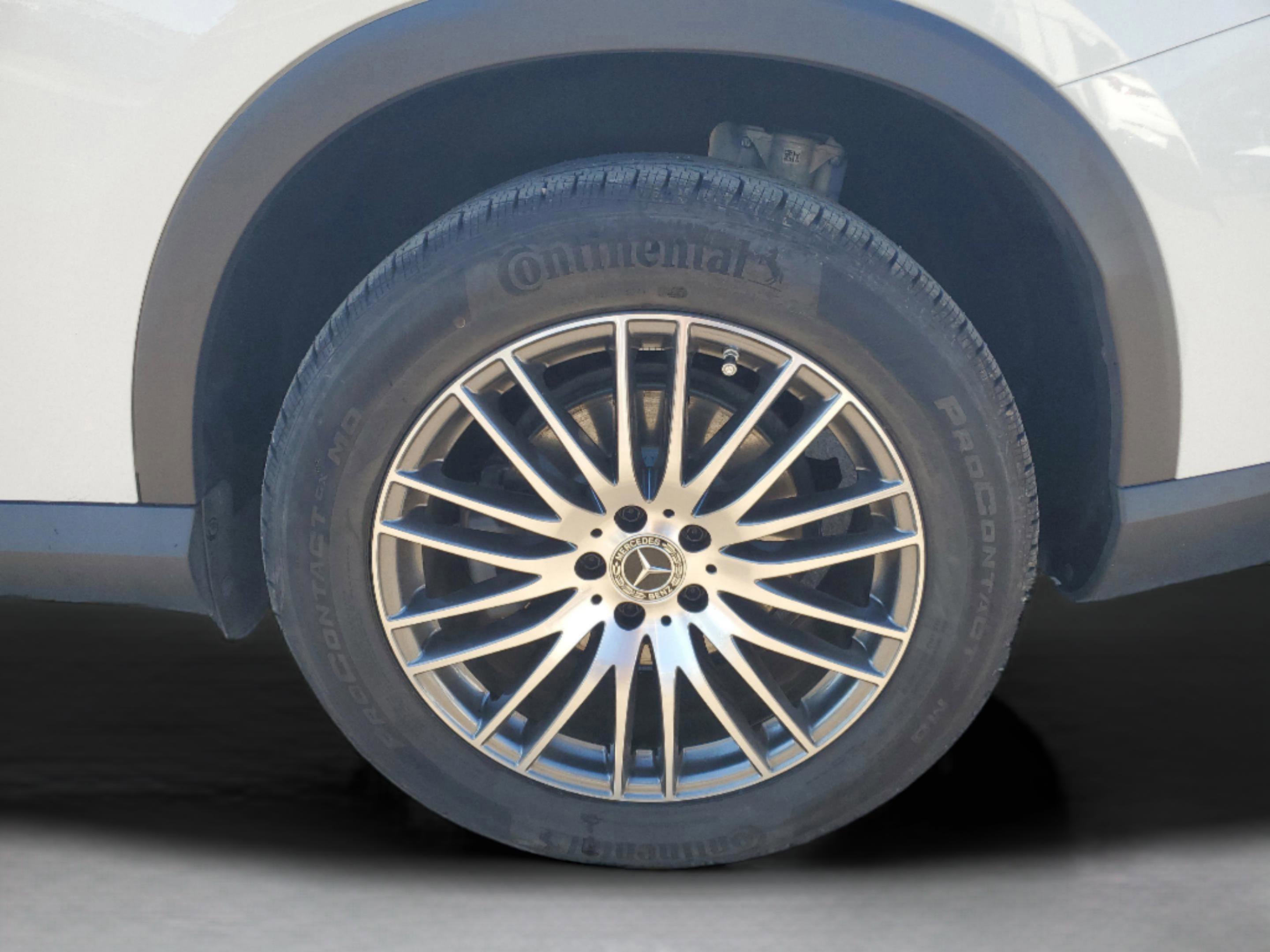 Used 2025 Mercedes-Benz GLC 300 image 7