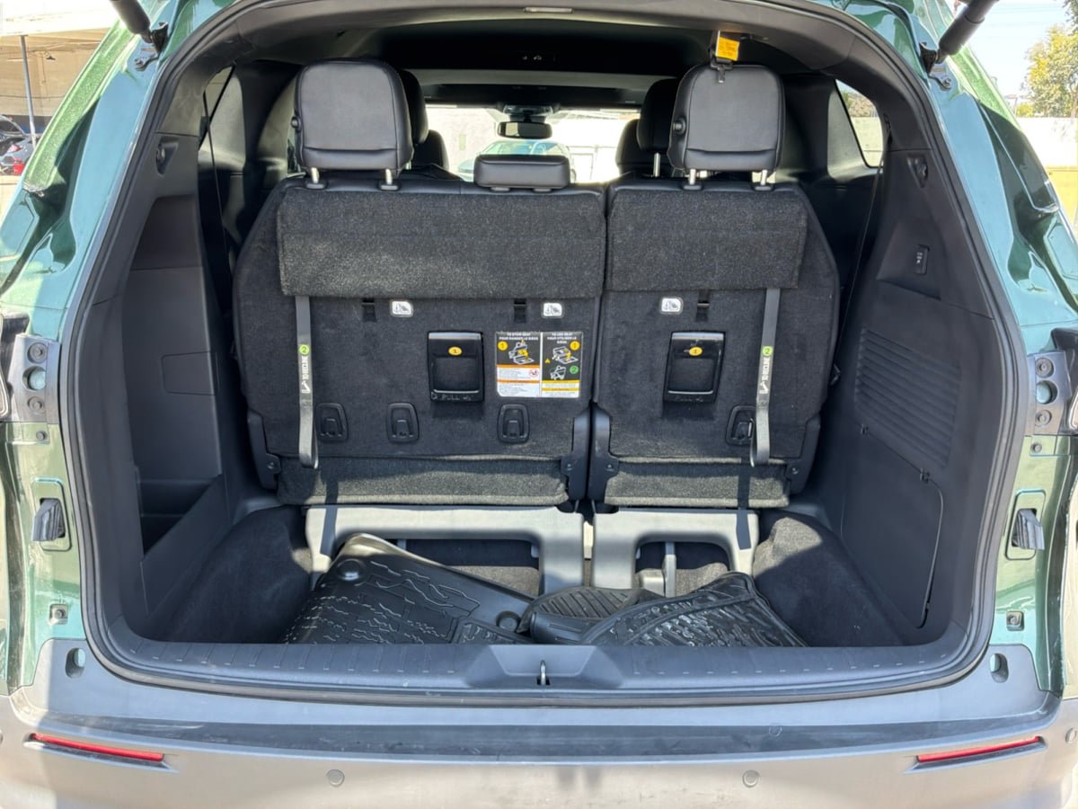 Used 2025 Toyota Sienna XLE Woodland Edition AWD/4WD image 21