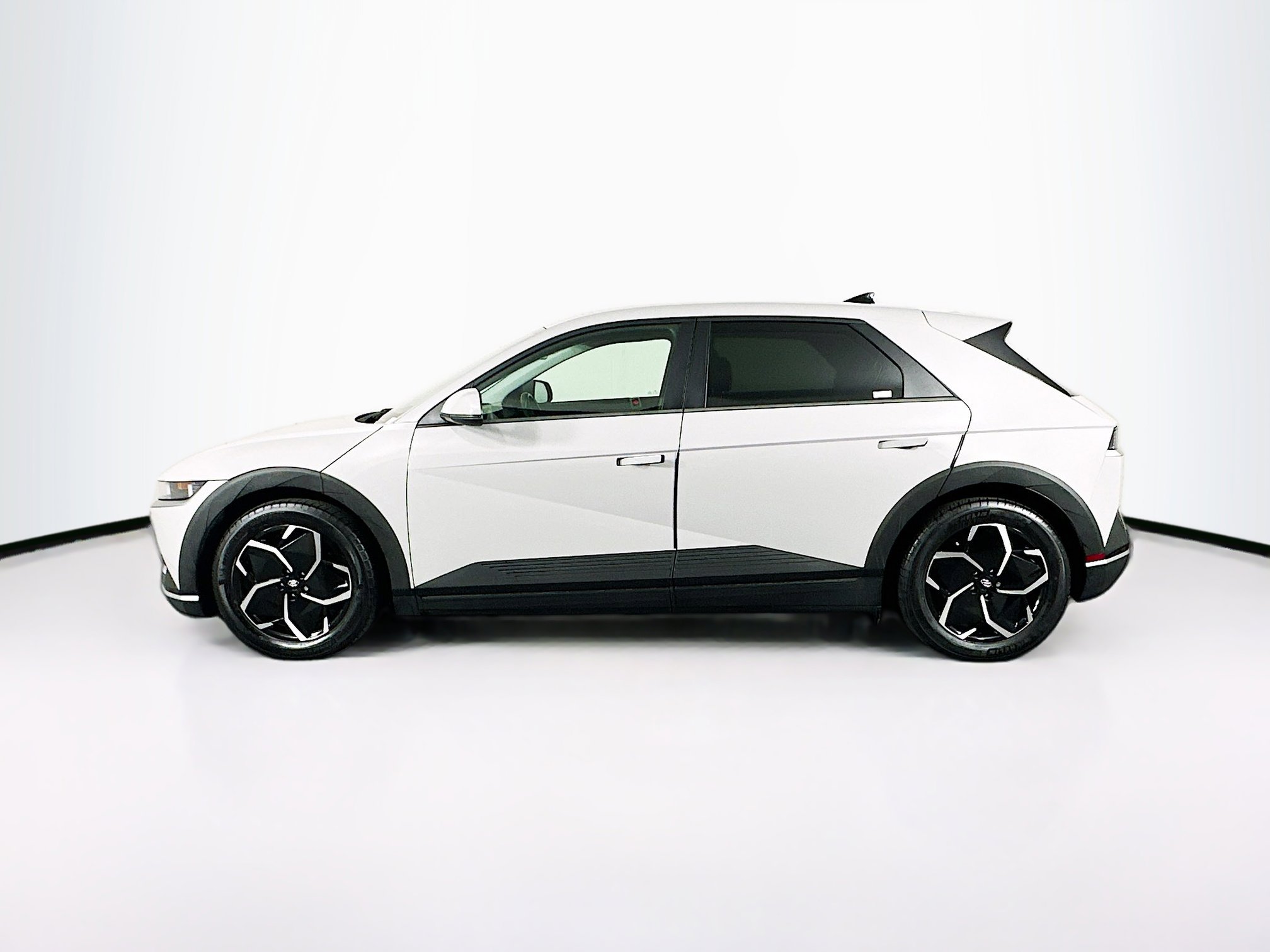 Used 2023 Hyundai Ioniq 5 SEL image 4