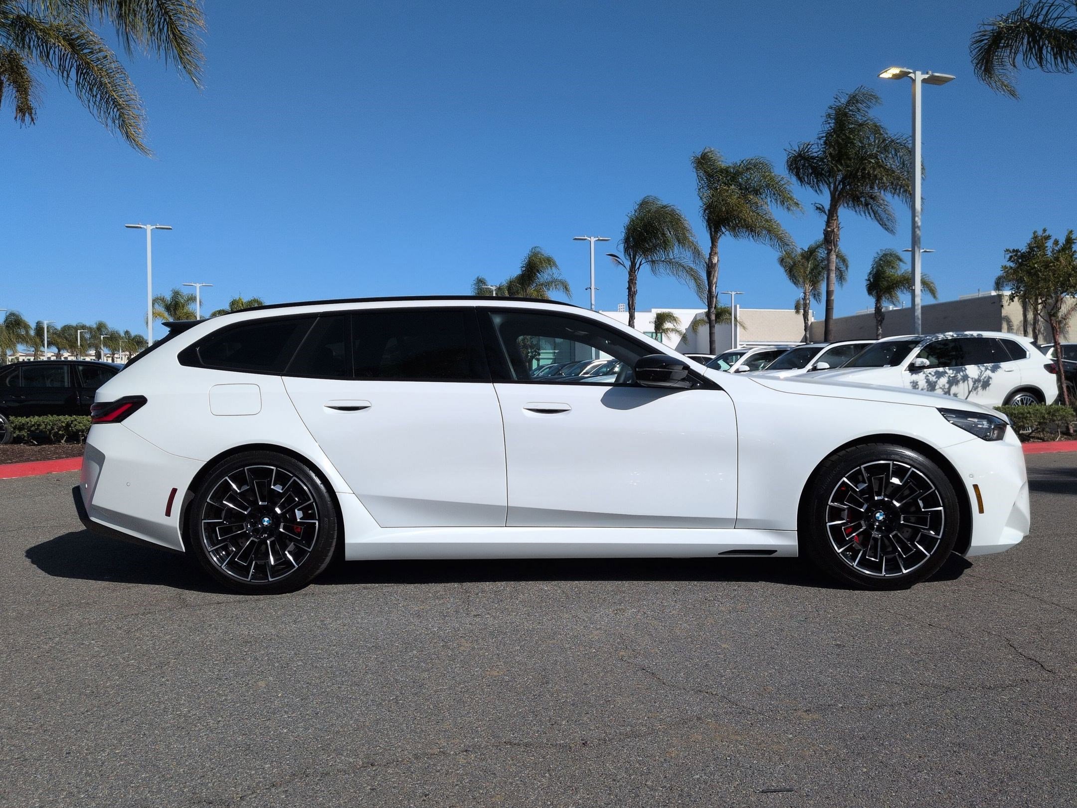 Used 2026 BMW M5 Touring image 11