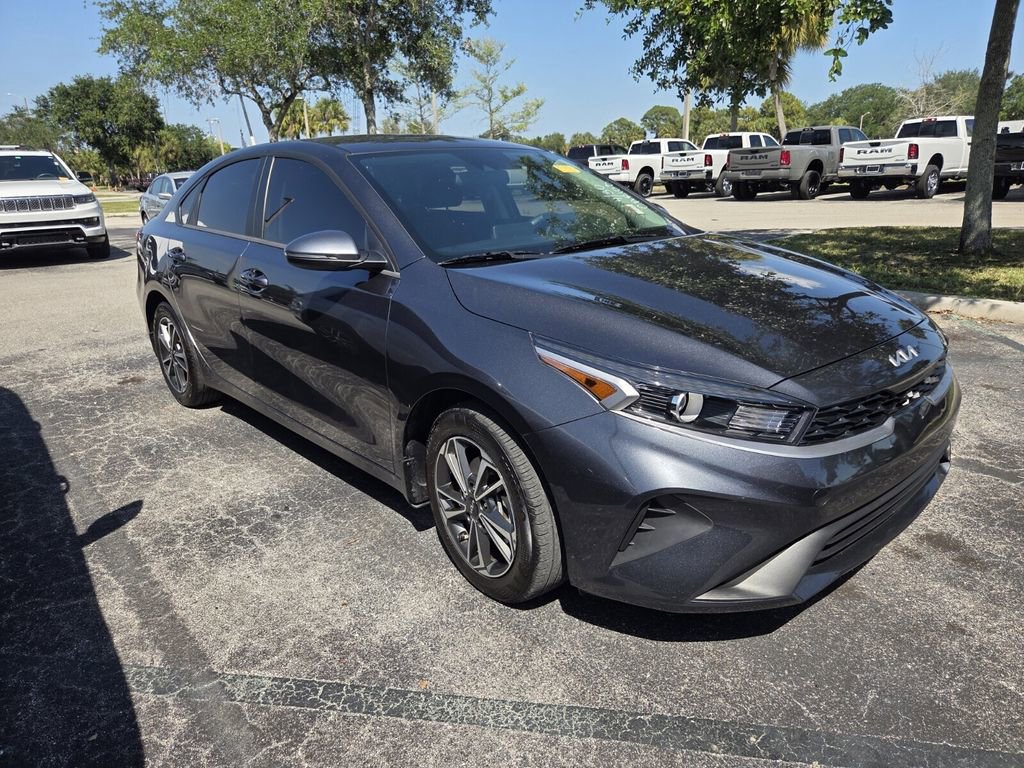 Used 2024 Kia Forte LXS w/ LXS Technology Package FWD image 2