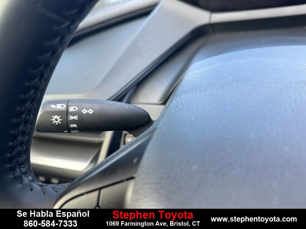 Used 2025 Toyota Prius LE image 19