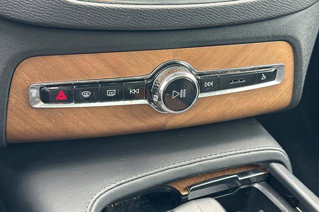 Certified 2023 Volvo XC90 T8 Plus image 24