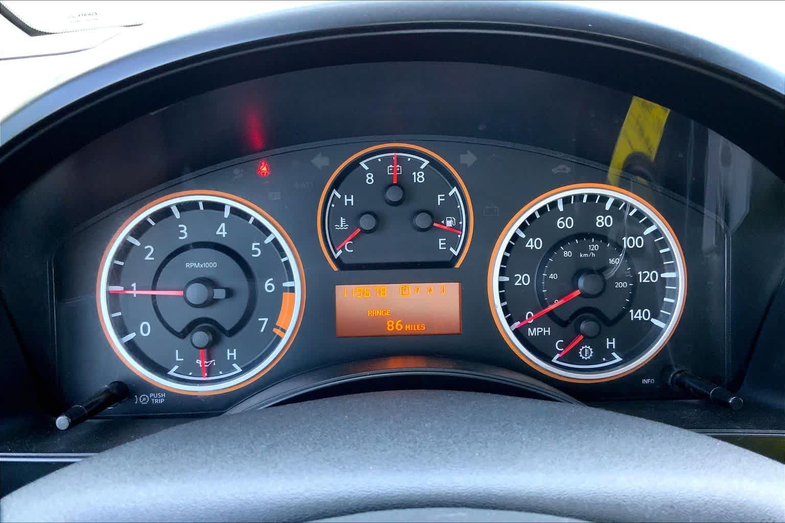 Used 2013 Nissan Titan SV w/ SV Premium Utility Pkg RWD image 25